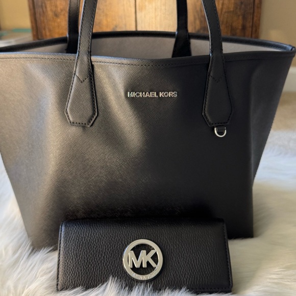 Michael Kors Purse and Wallet - Picture 3 of 9